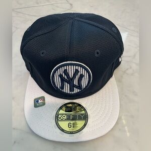 New Era Kids NY Yankees 59FIFTY Fitted Hat 6 3/8 NWT Navy White